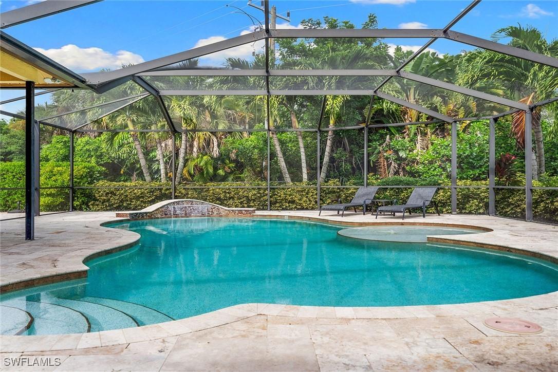 571 Raven Way, Naples, FL 34110