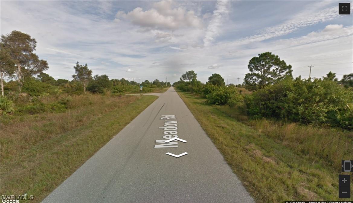 2902 Meadow Rd., Lehigh Acres, FL 33974