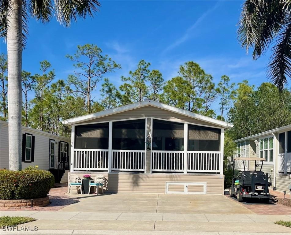 1316 Diamond Lake Cir., Naples, FL 34114