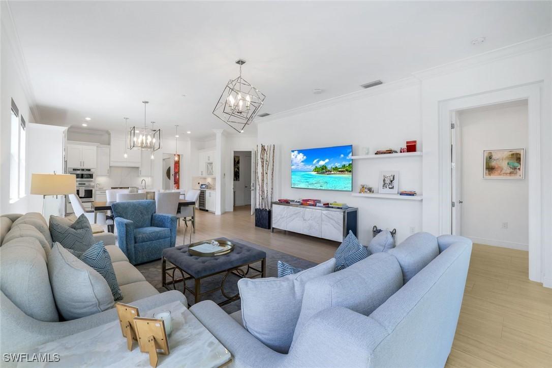 16374 Viansa Way #302, Naples, FL 34110