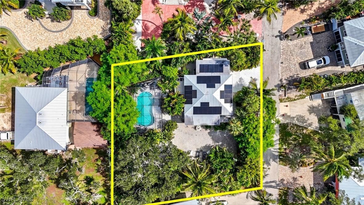 167 Coconut Dr., Fort Myers Beach, FL 33931