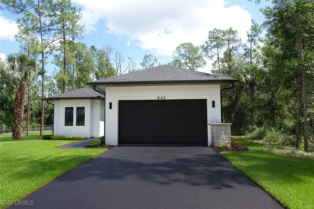 642 Everglades Blvd., Naples, FL 34117