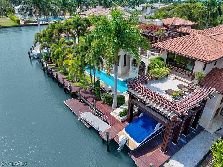 2233 Forrest Ln., Naples, FL 34102