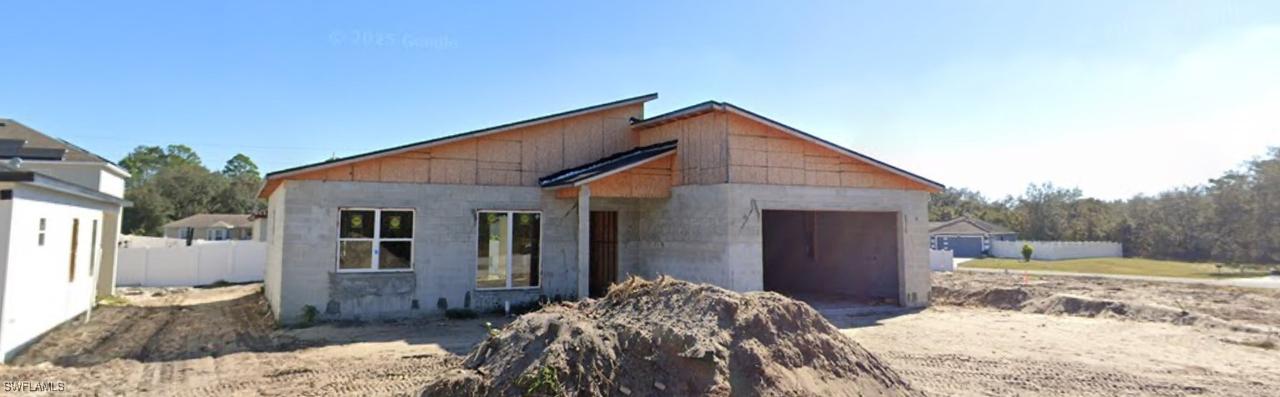 1436 Sarasota Dr., Kissimmee, FL 34759