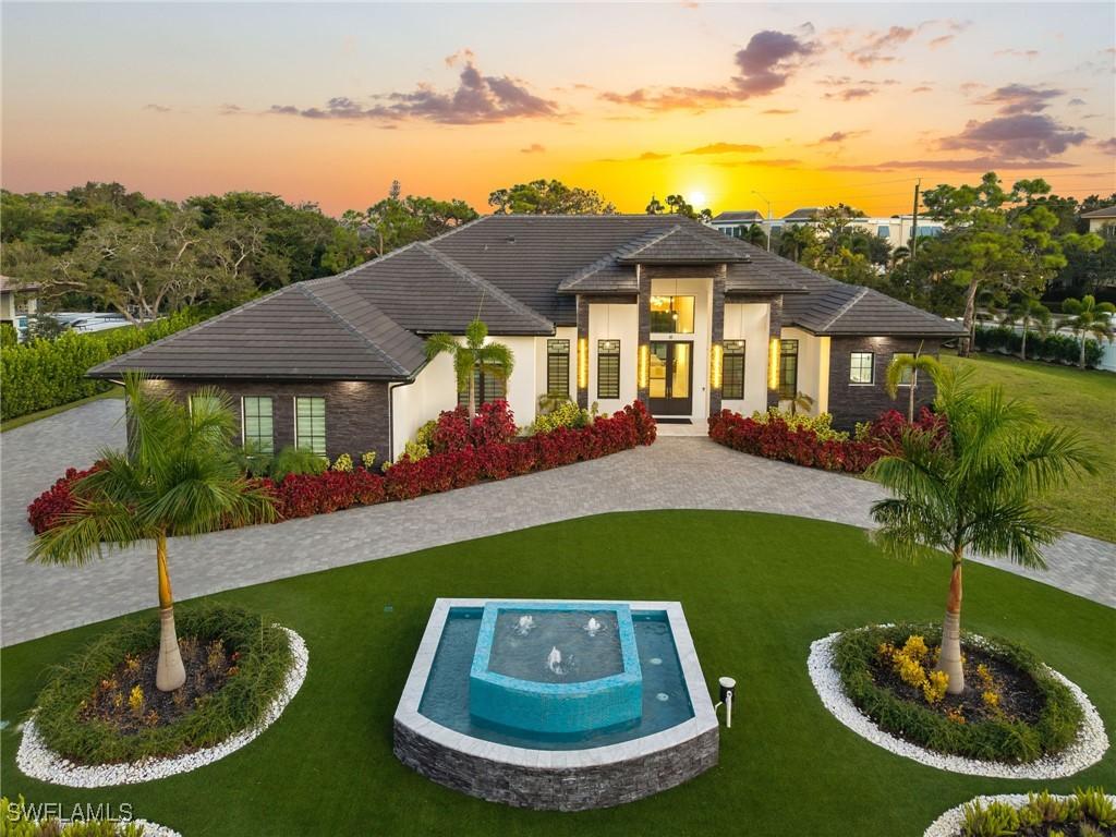 10 Caribbean Rd., Naples, FL 34108