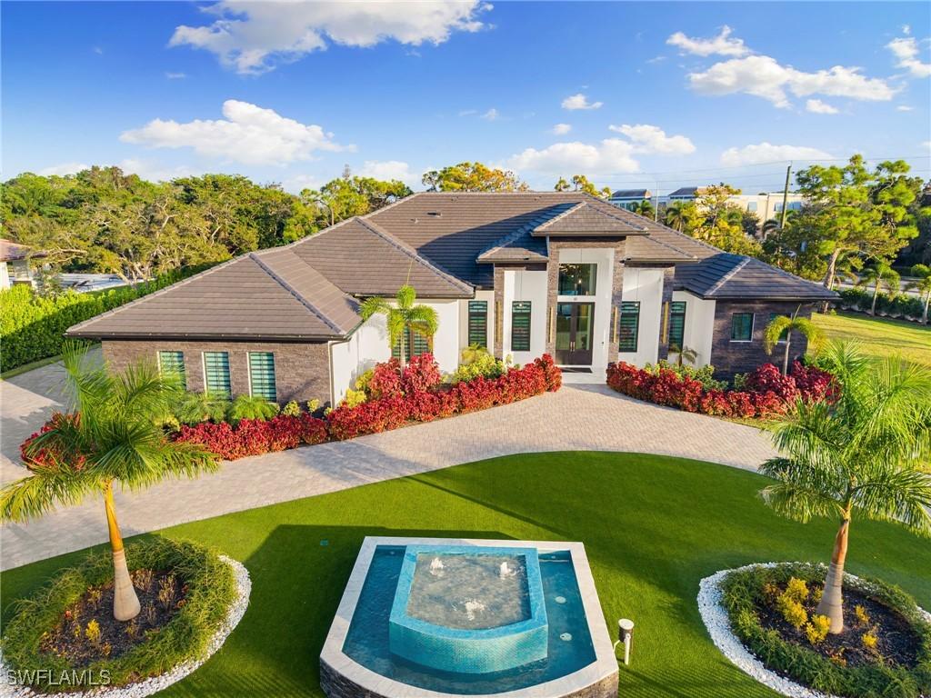 10 Caribbean Rd., Naples, FL 34108