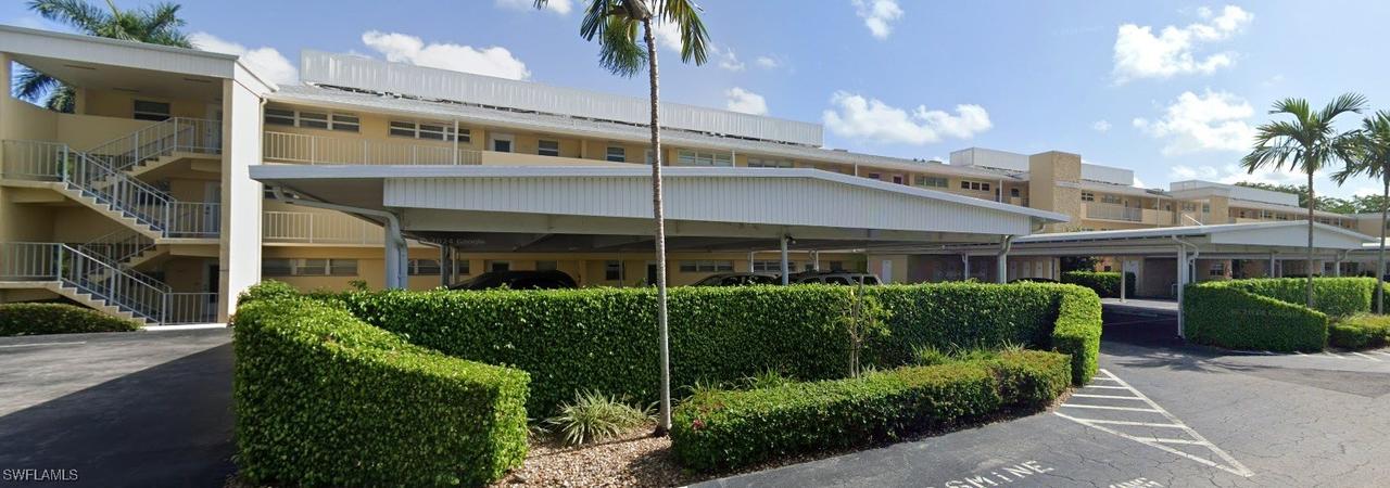 636 Broad Ave. #J636, Naples, FL 34102