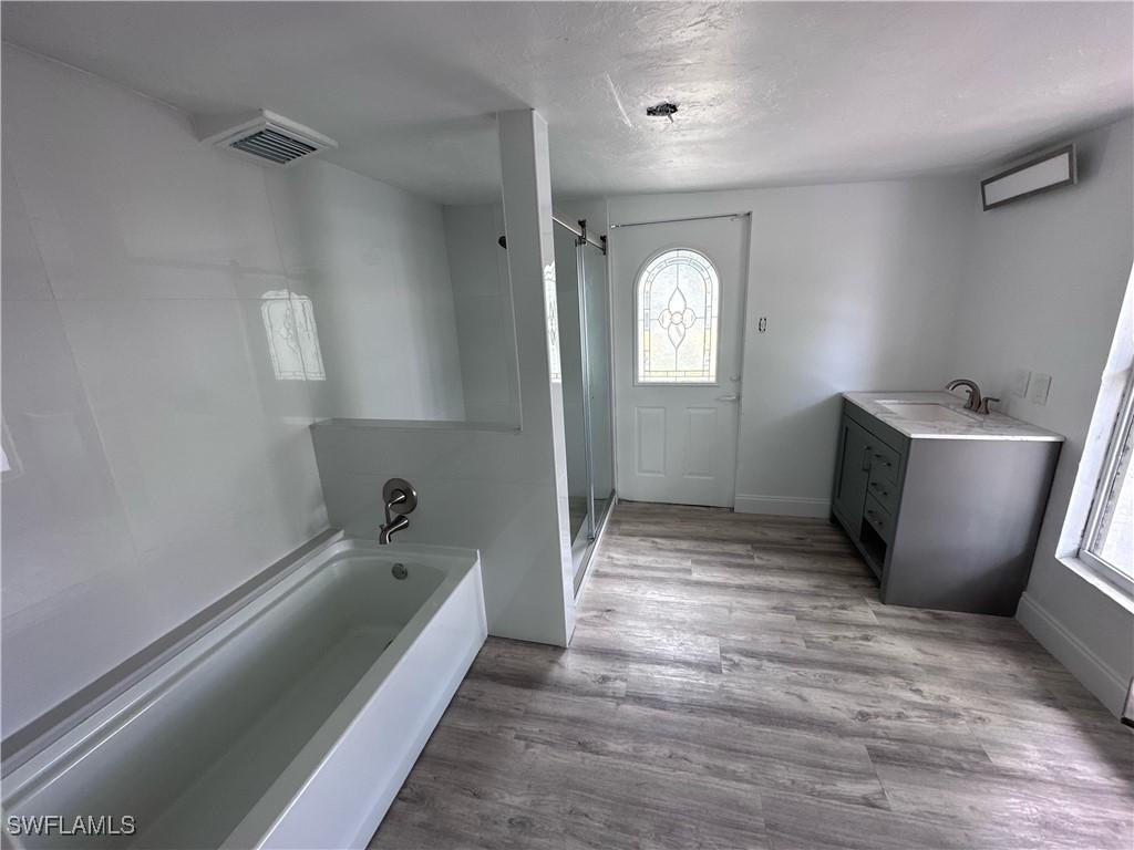 555 13th St., Naples, FL 34102