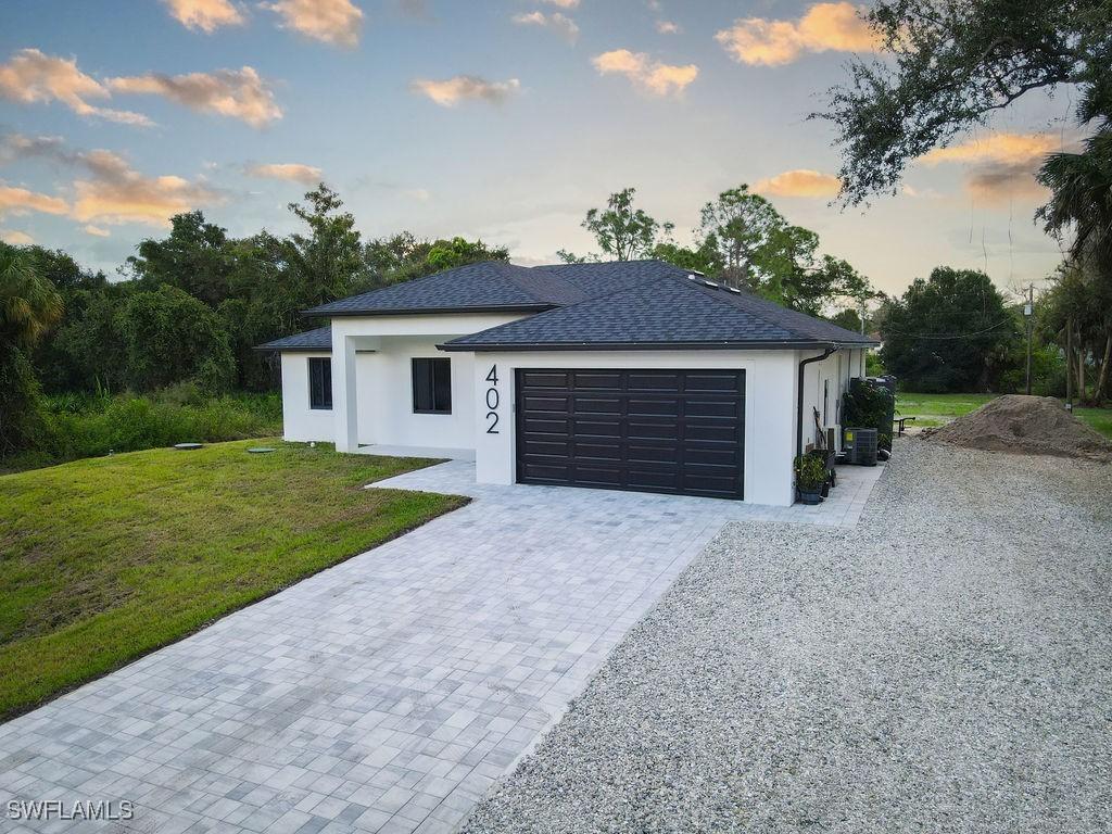 402 Thompson Ave., Lehigh Acres, FL 33972