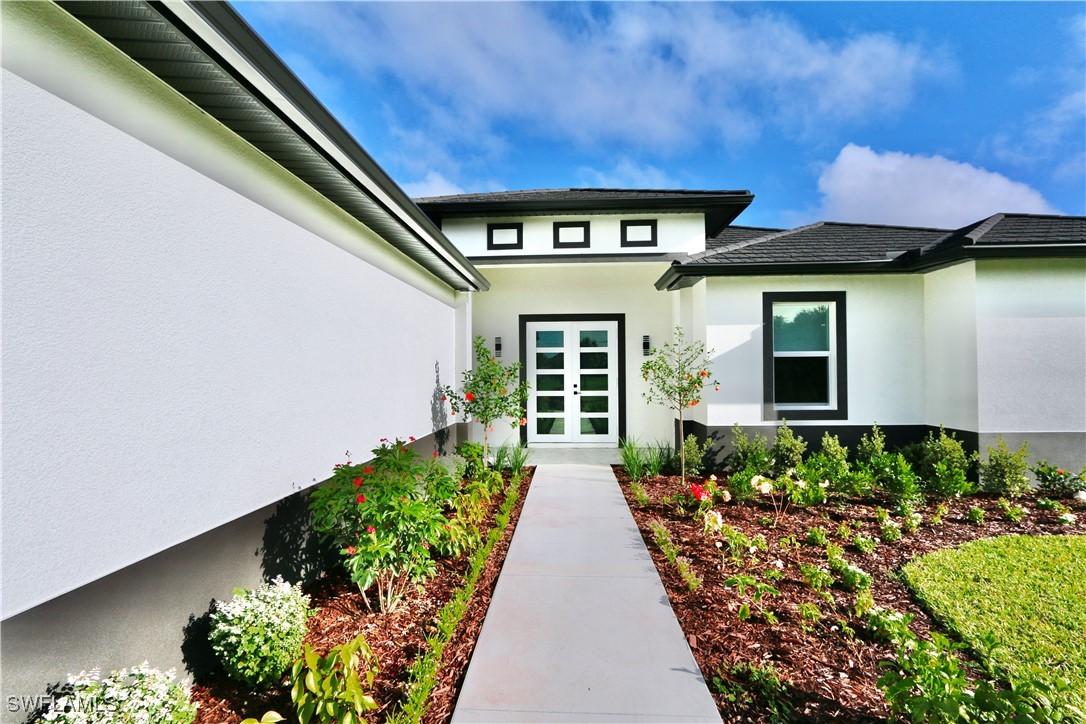 539 37th Ave., Naples, FL 34120