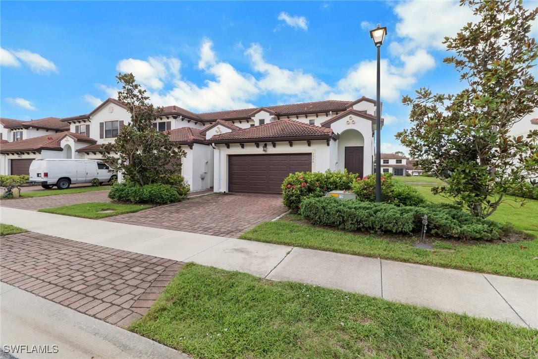 7948 Bristol Cir., Naples, FL 34120