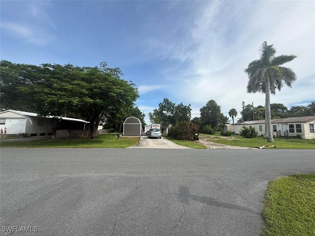12060 Live Oak Dr., Fort Myers, FL 33908