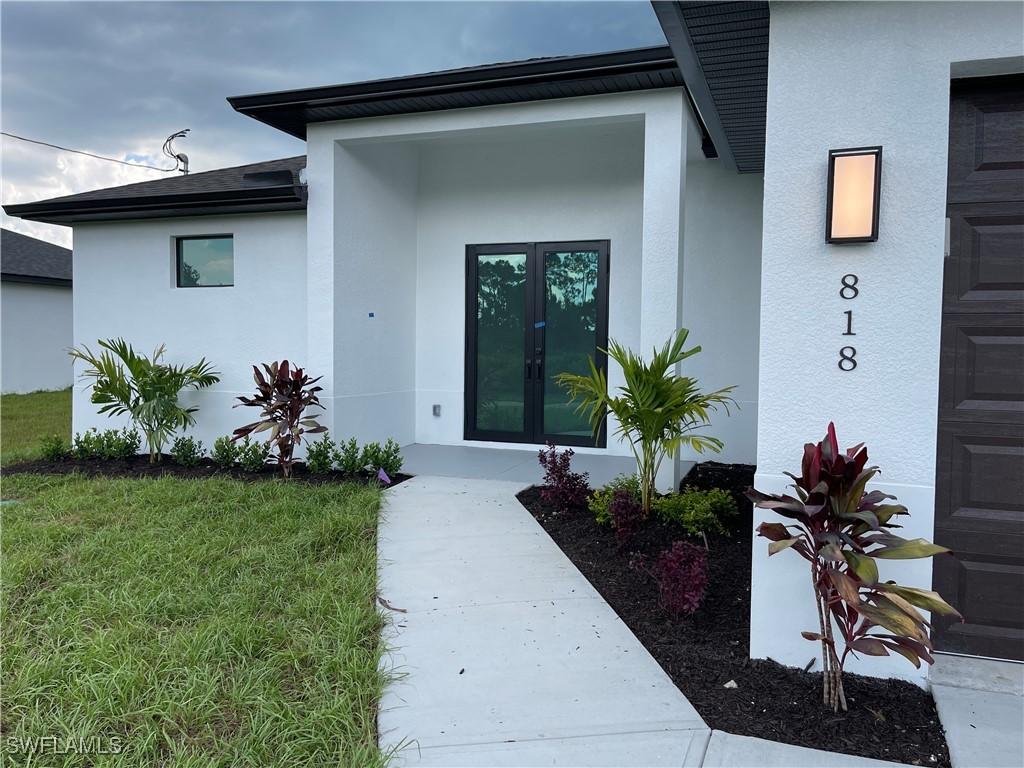 818 Anaconda Ave., Lehigh Acres, FL 33974