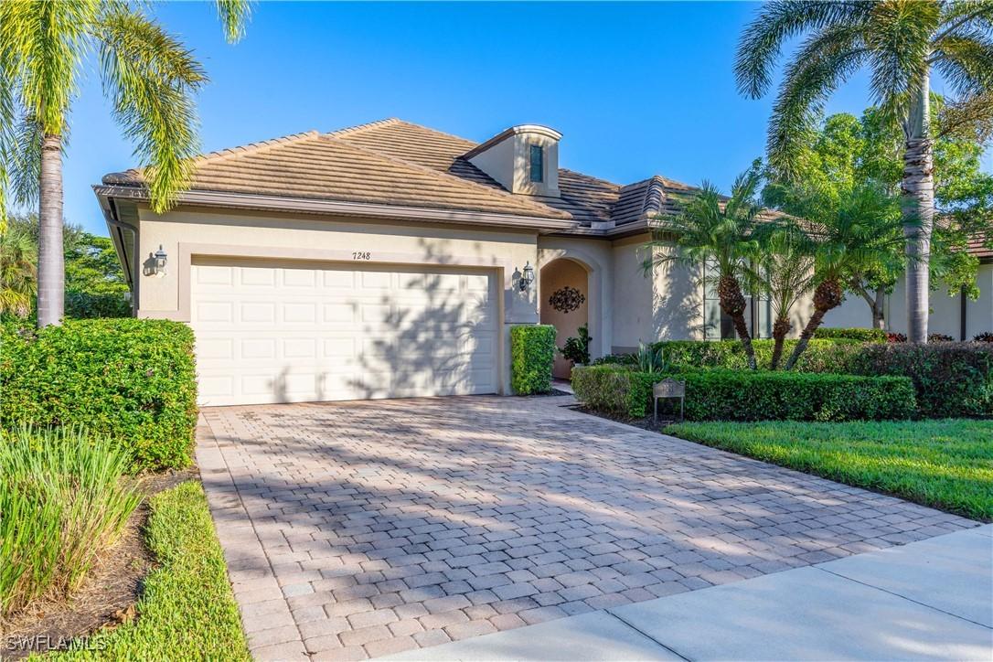 7248 Live Oak Dr., Naples, FL 34114