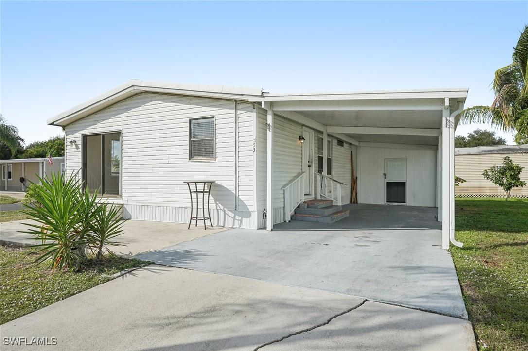 53 Grosbeak Ln., Naples, FL 34114