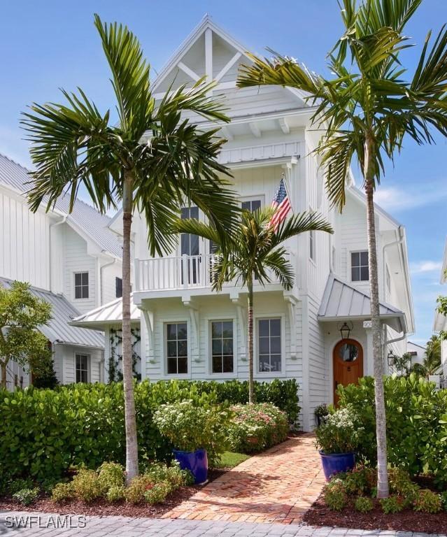 909 10th Ave., Naples, FL 34102