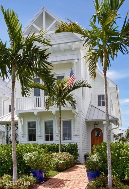 909 10th Ave., Naples, FL 34102