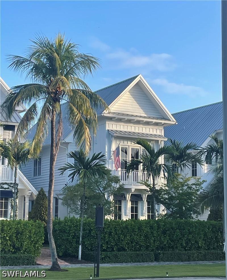 909 10th Ave., Naples, FL 34102