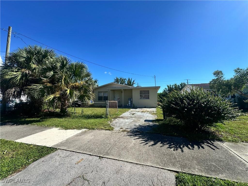 1316 5th Ave., Naples, FL 34102