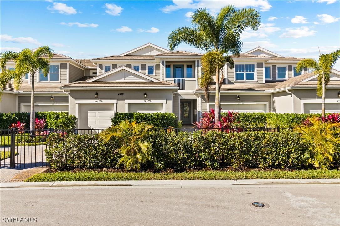 4563 Arboretum Cir. #202, Naples, FL 34120