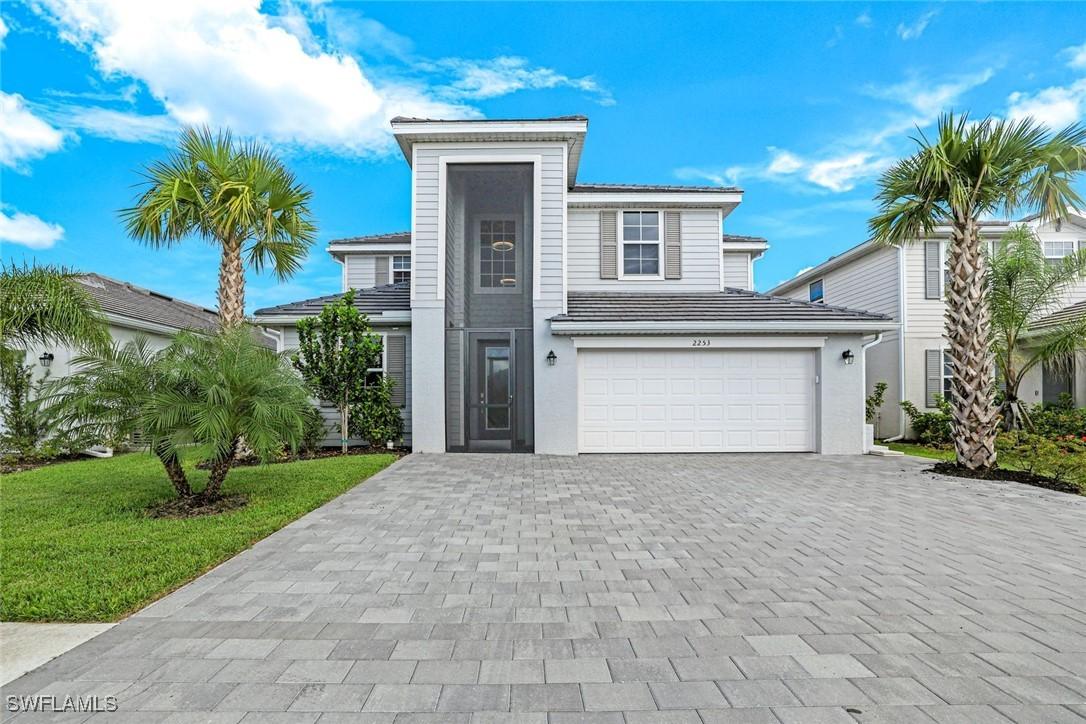 2253 Avocado Ln., Naples, FL 34120