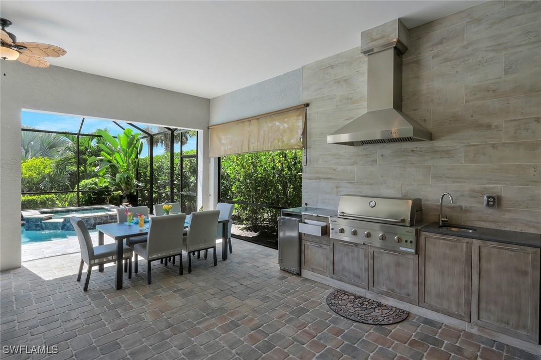 9640 Everglades Dr., Naples, FL 34120