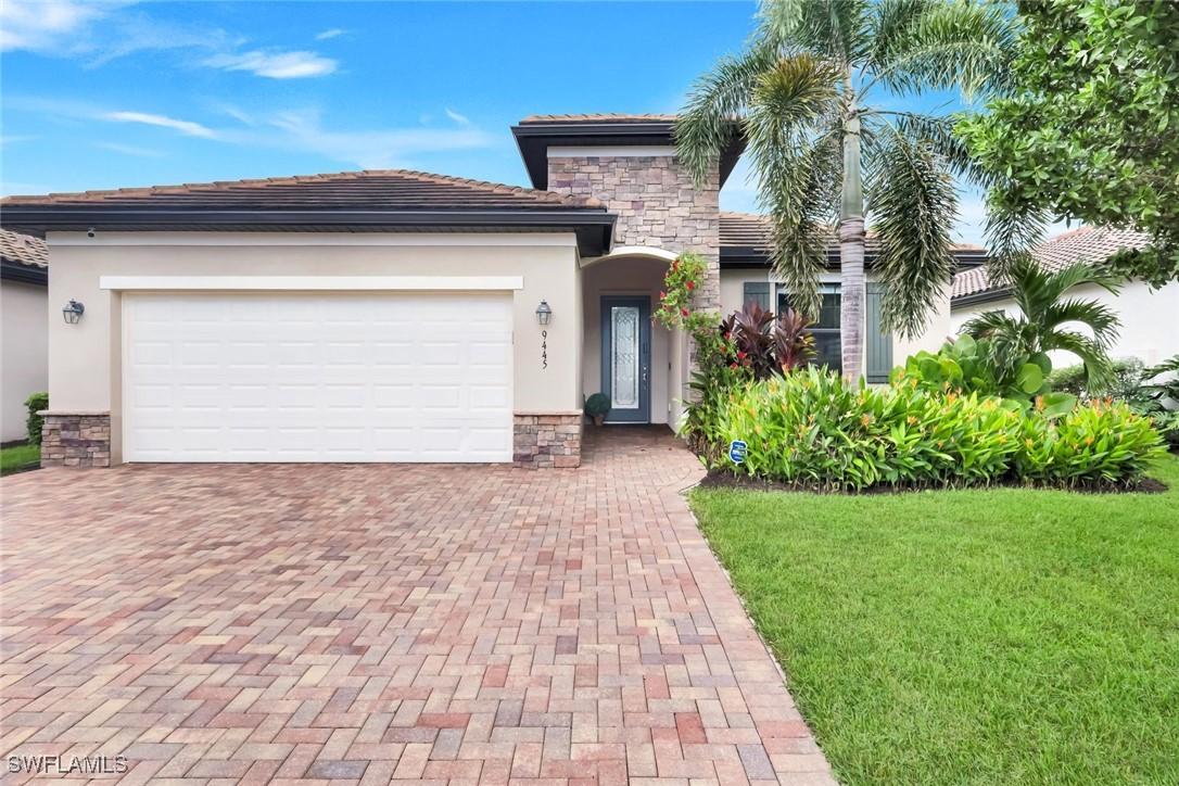 9445 Glenforest Dr., Naples, FL 34120