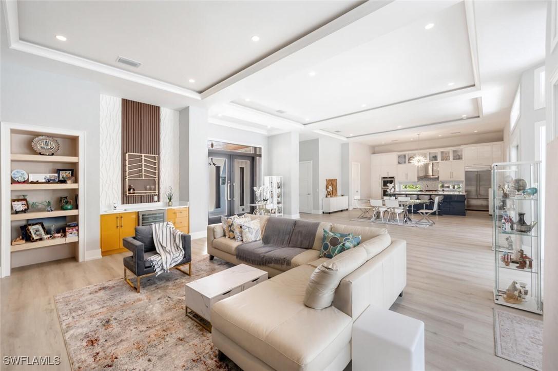 9240 The Ln., Naples, FL 34109