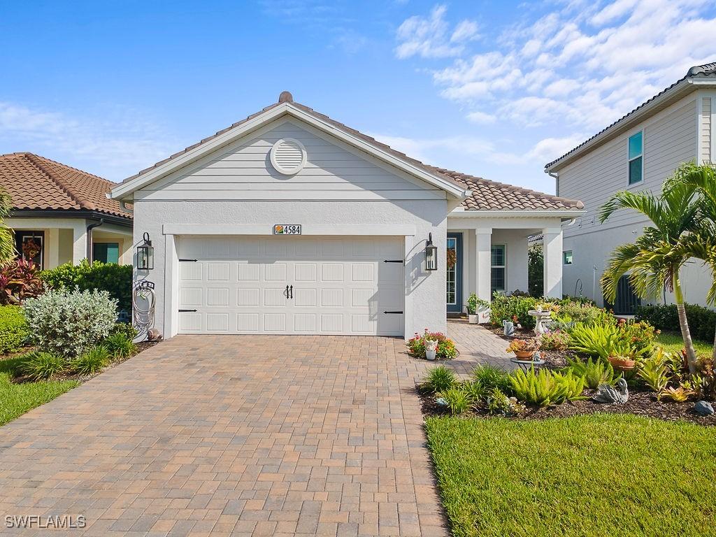 4584 Centaurus Cir., Naples, FL 34120