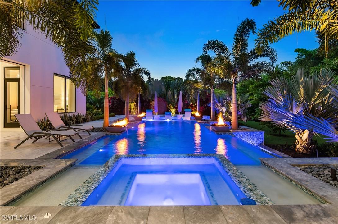 882 Cassena Rd., Naples, FL 34108