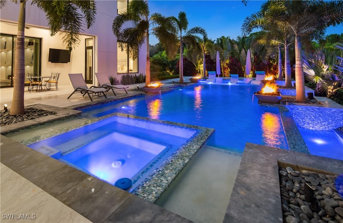 882 Cassena Rd., Naples, FL 34108