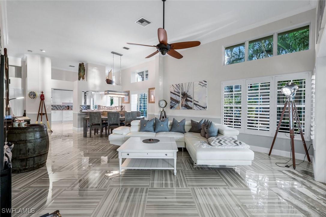 10366 Quail Crown Dr., Naples, FL 34119