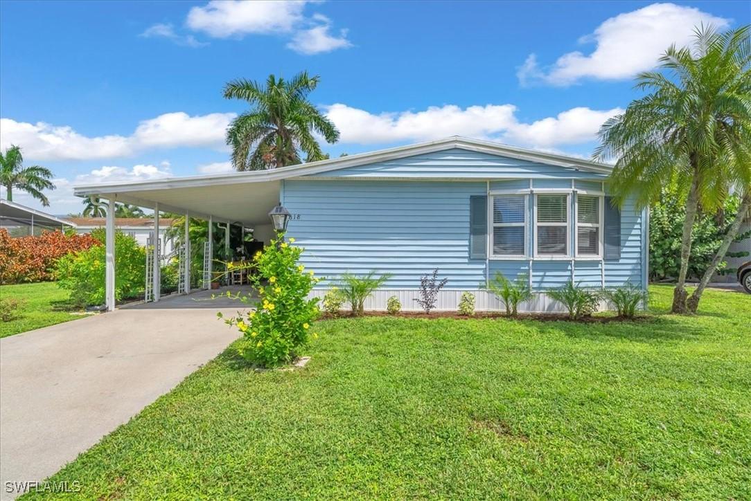 618 Charlemagne Blvd., Naples, FL 34112