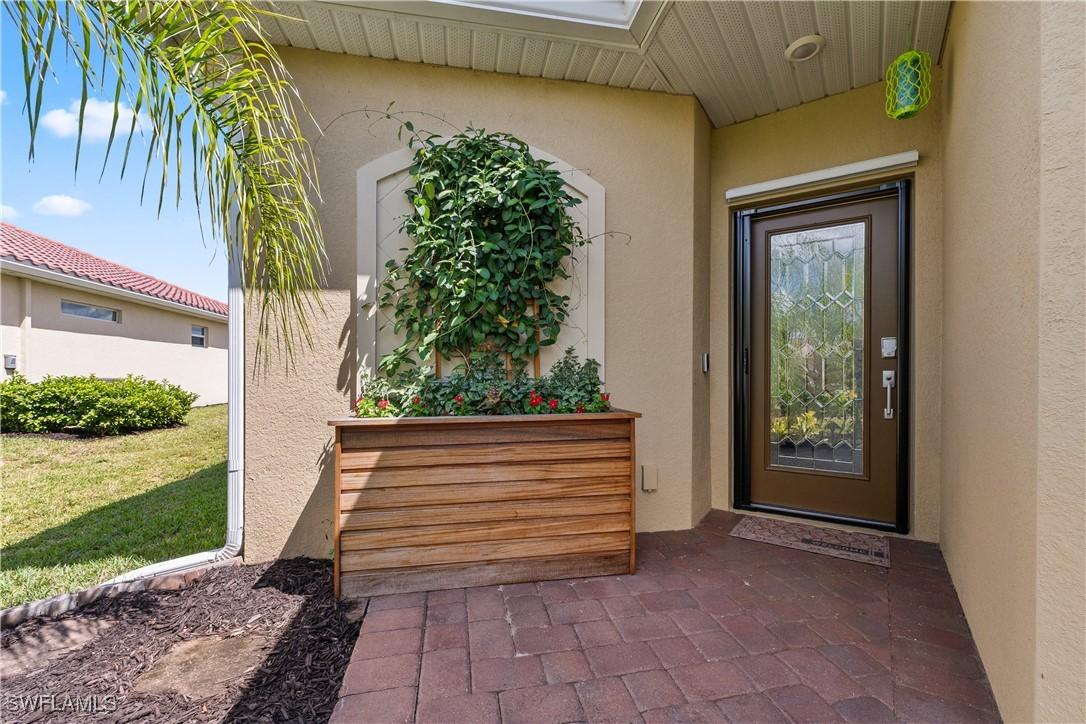 2656 Vine Ave., Naples, FL 34120