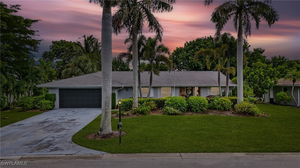 249 Pebble Beach Cir., Naples, FL 34113