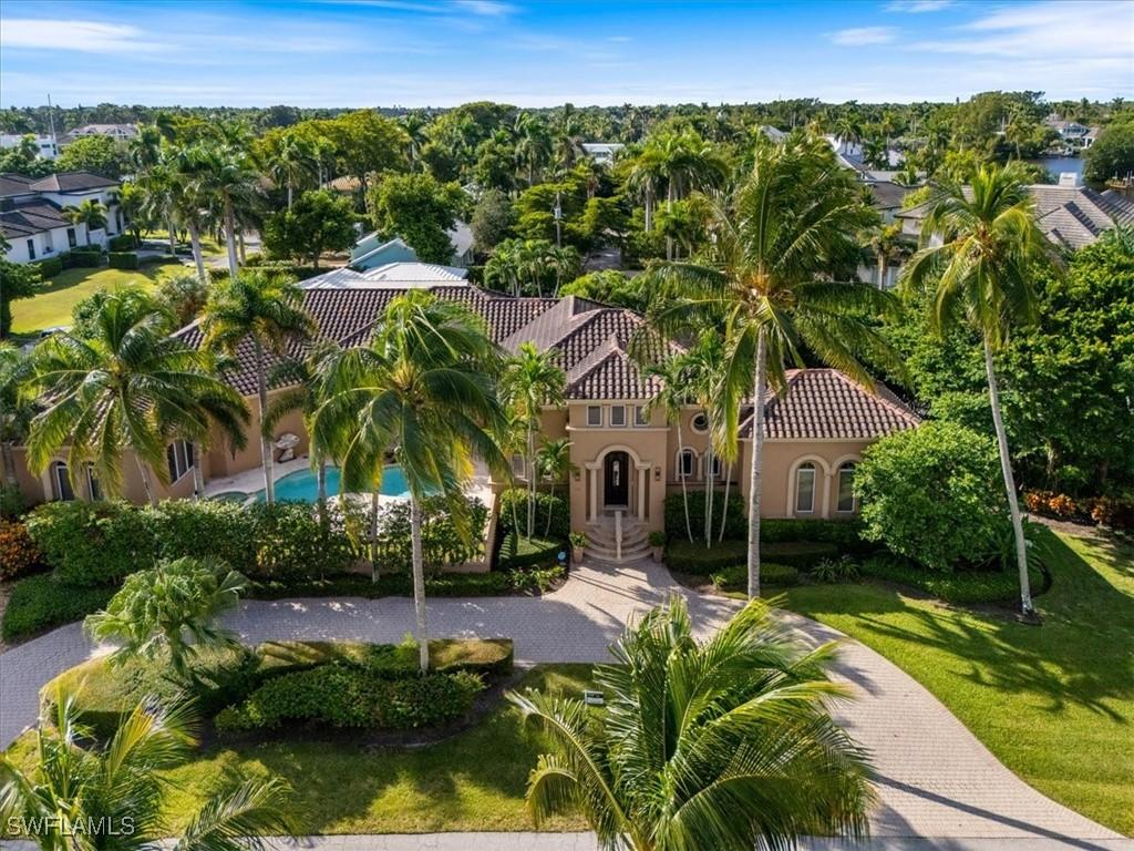 550 21st Ave., Naples, FL 34102