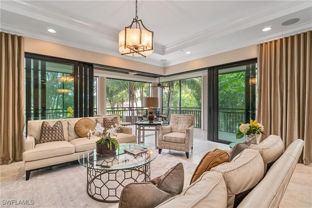 2550 Marquesa Royale Ln. #8-101, Naples, FL 34109