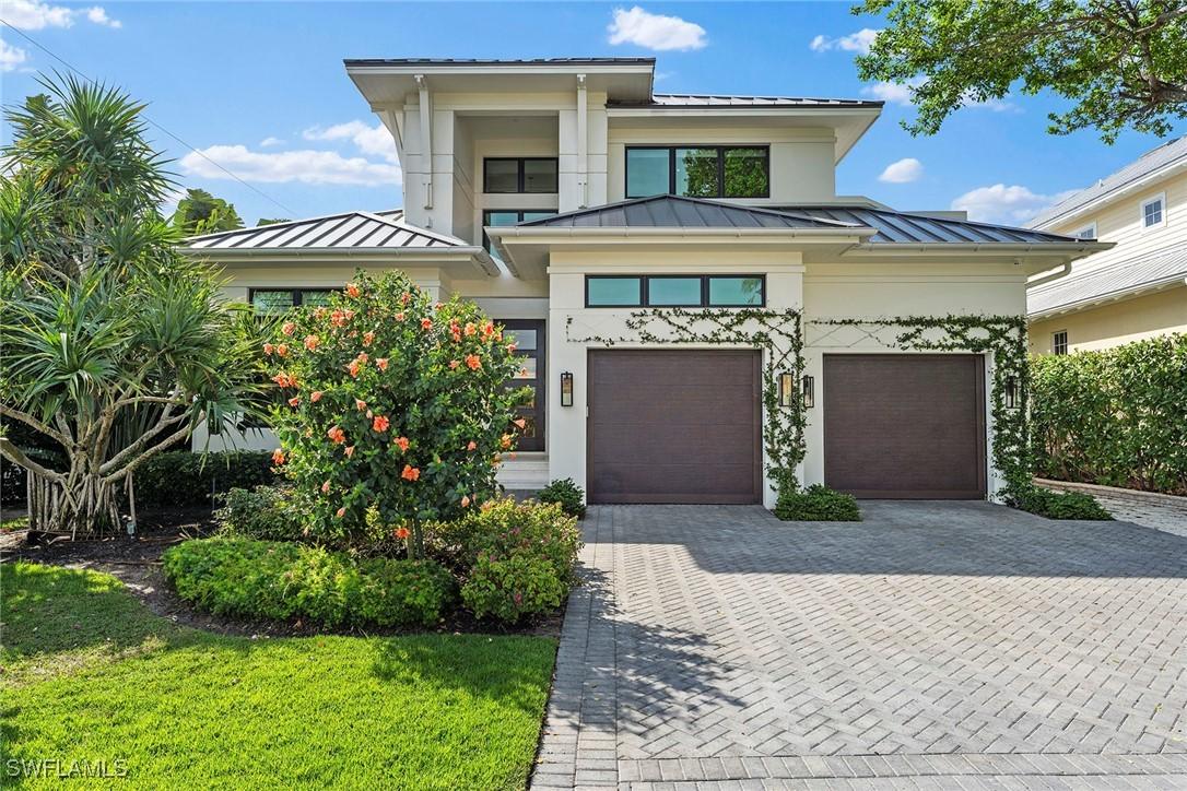 644 W Lake Dr., Naples, FL 34102