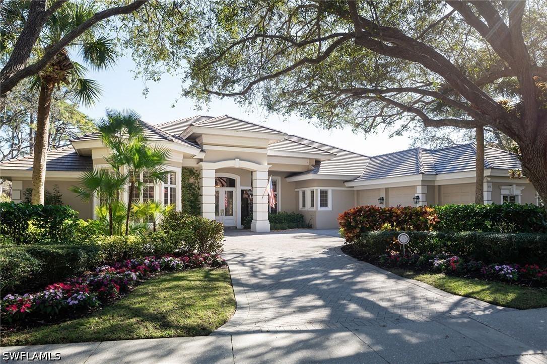 896 Barcarmil Way, Naples, FL 34110