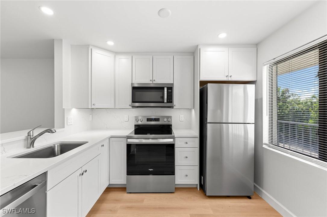 1155 Rosemary Ct. #B207, Naples, FL 34103