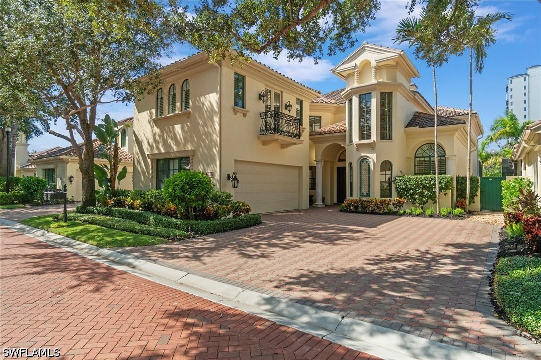 8169 Via Vecchia, Naples, FL 34108