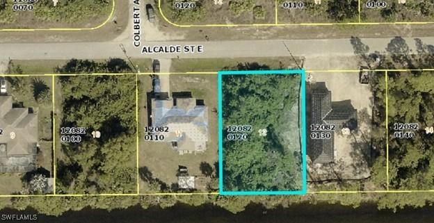 1032 Alcalde St., Lehigh Acres, FL 33974