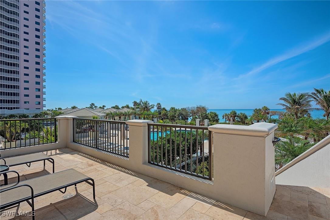 8473 Bay Colony Dr. #203, Naples, FL 34108