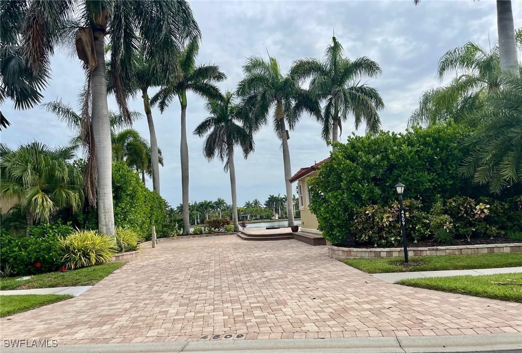 4509 Southern Breeze Dr., Naples, FL 34114