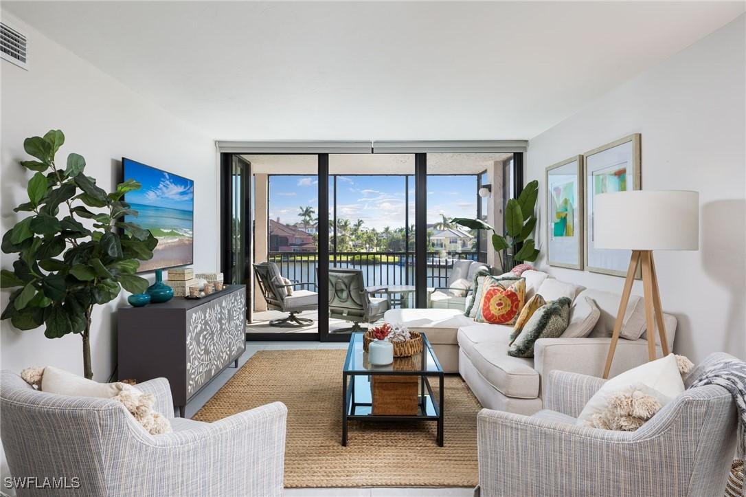 10562 Gulf Shore Dr. #202, Naples, FL 34108