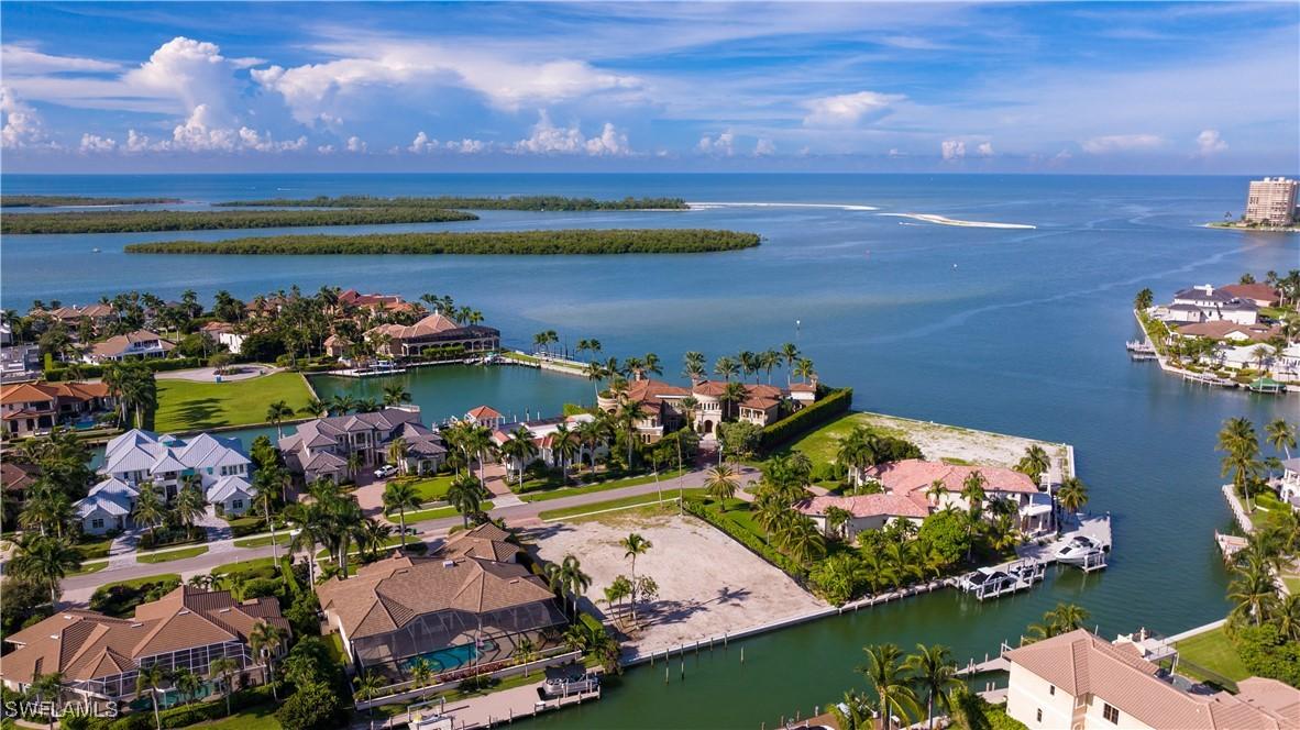 1558 Heights Ct., Marco Island, FL 34145