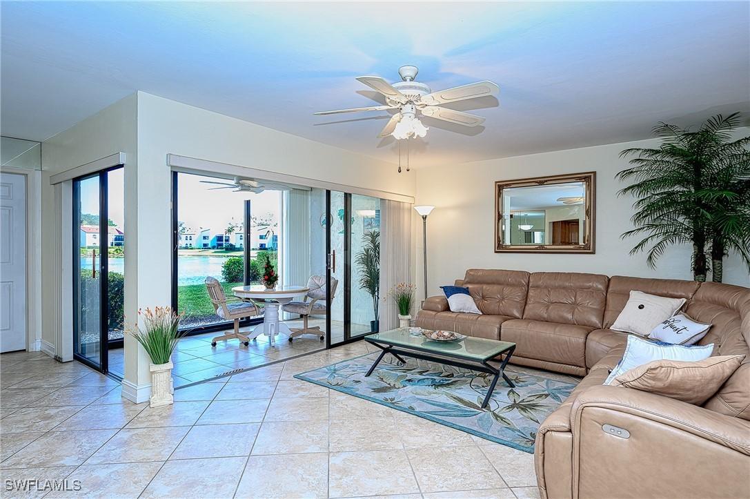 595 Beachwalk Cir. #M103, Naples, FL 34108