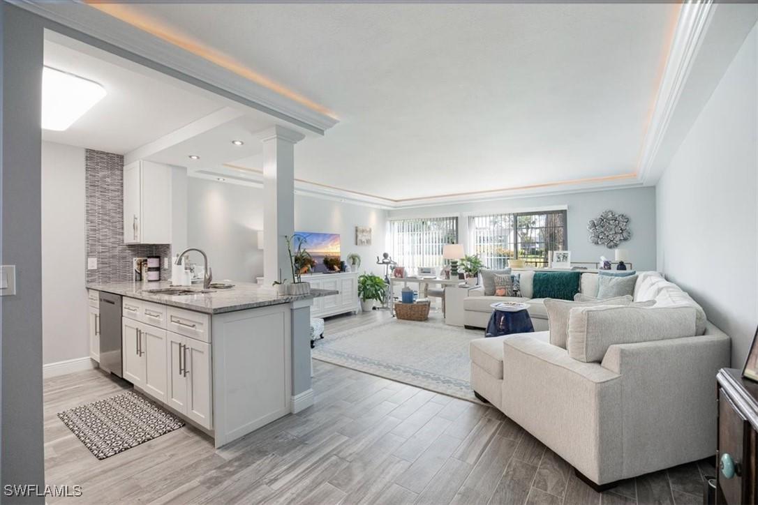 1085 Forest Lakes Dr. #8105, Naples, FL 34105