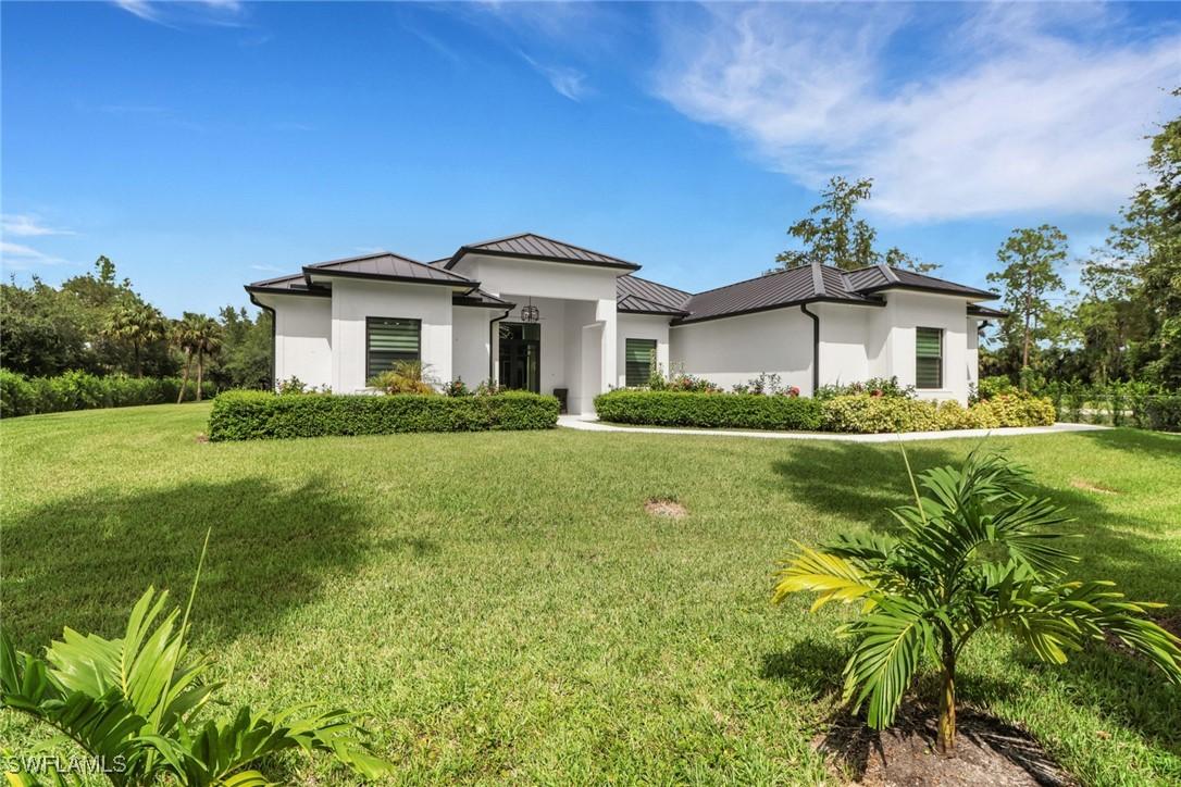 2419 6th Ave., Naples, FL 34117