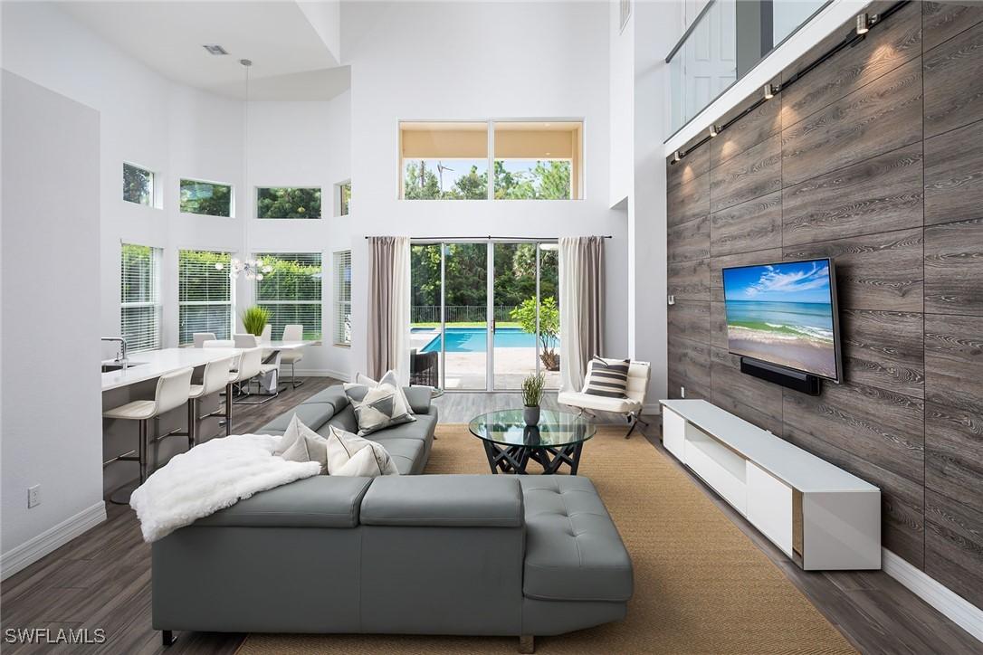 6816 Del Mar Ter., Naples, FL 34105